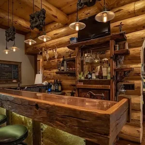 Bar in The Atlantis Lodge